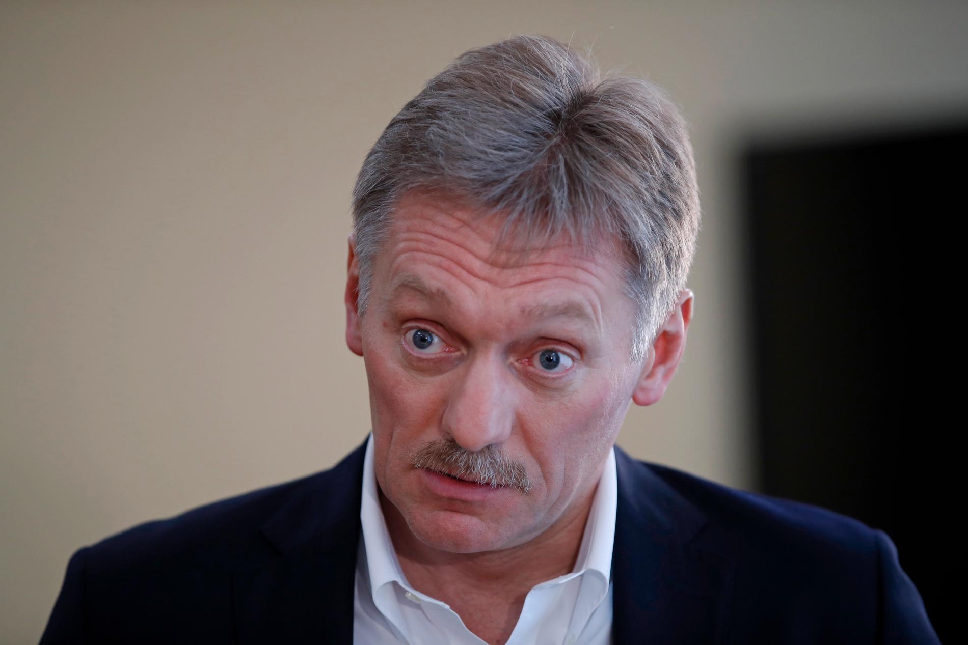 Kremls talesperson Dmitrij Peskov beskriver anklagelserna om en rysk desinformationskampanj om coronaviruset som ogrundade. Arkivbild.