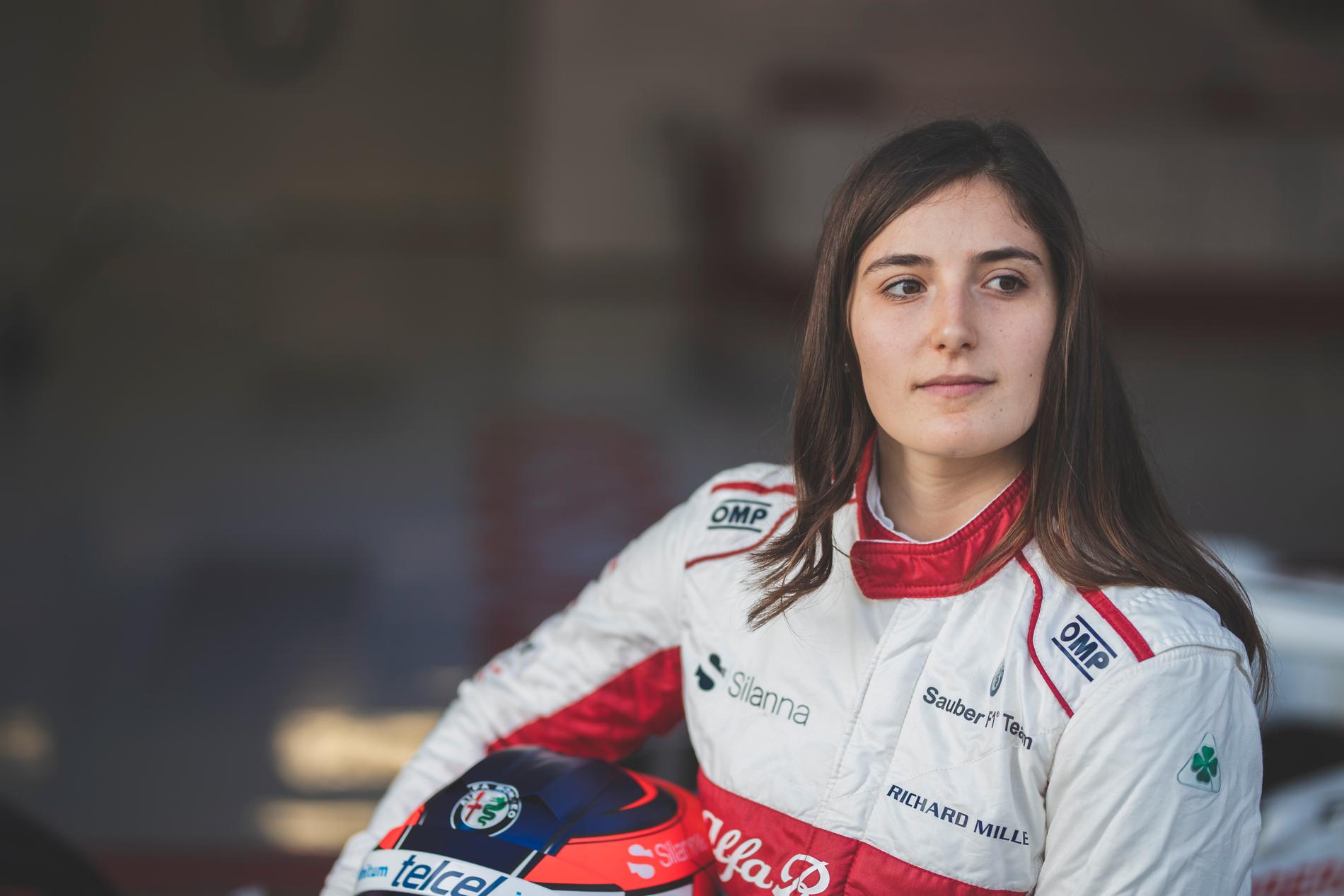 Tatiana Calderon är första kvinnan att köra Formel 2 2019