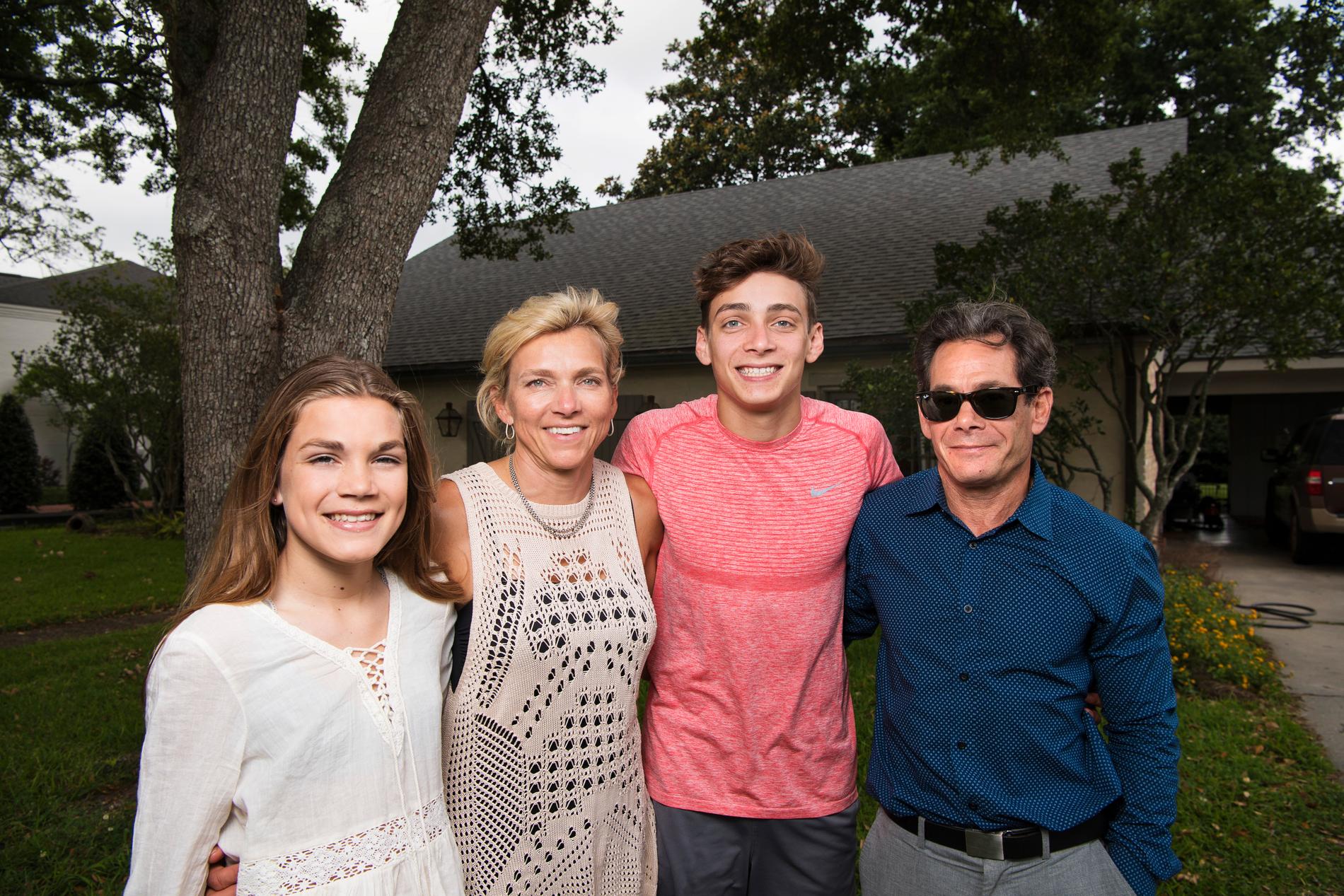 Familjen Duplantis i Lafayette. Från vänster: Johanna, mamma Helena, Armand och pappa Greg.