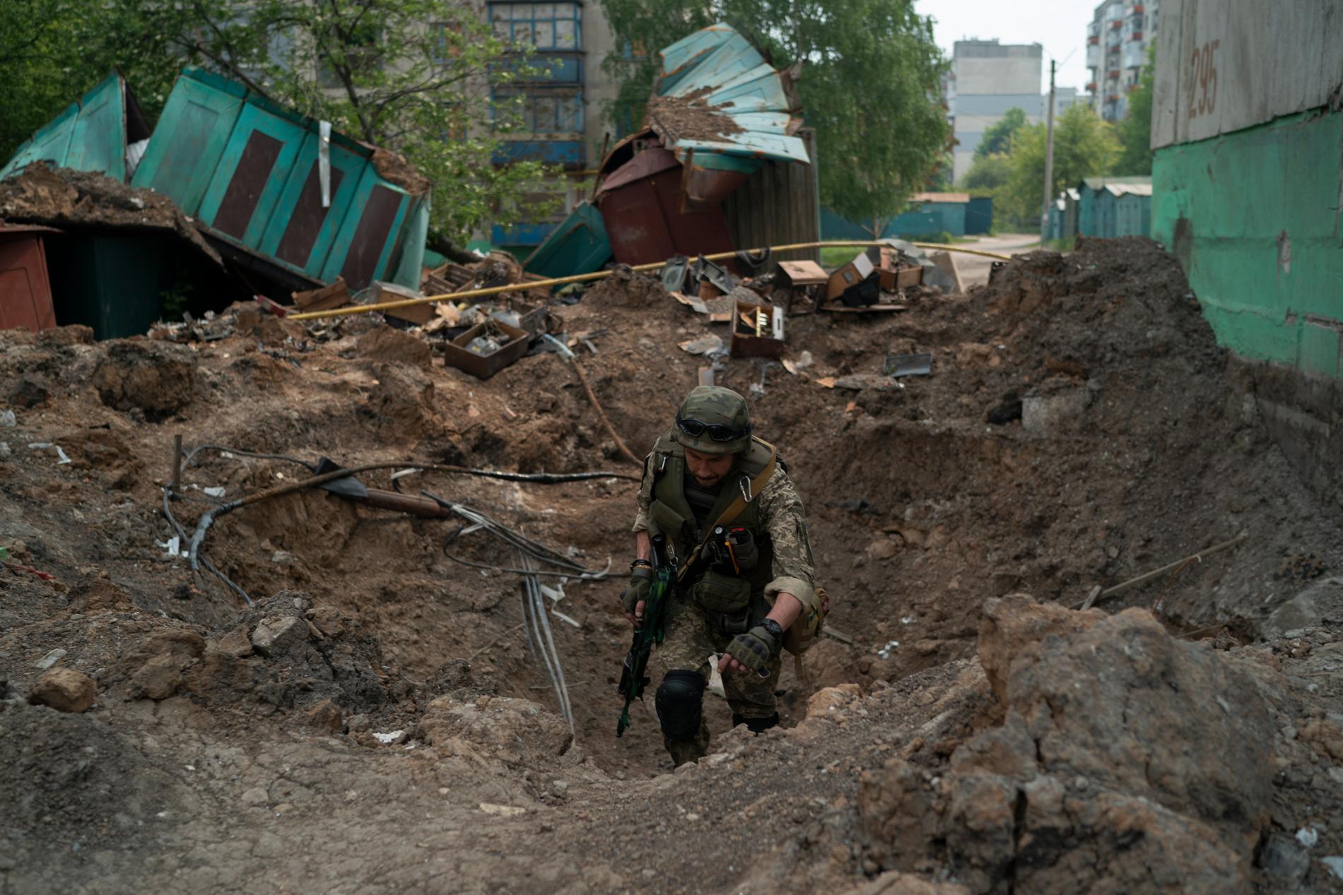 Flera städer i Luhansk-området är under attack.