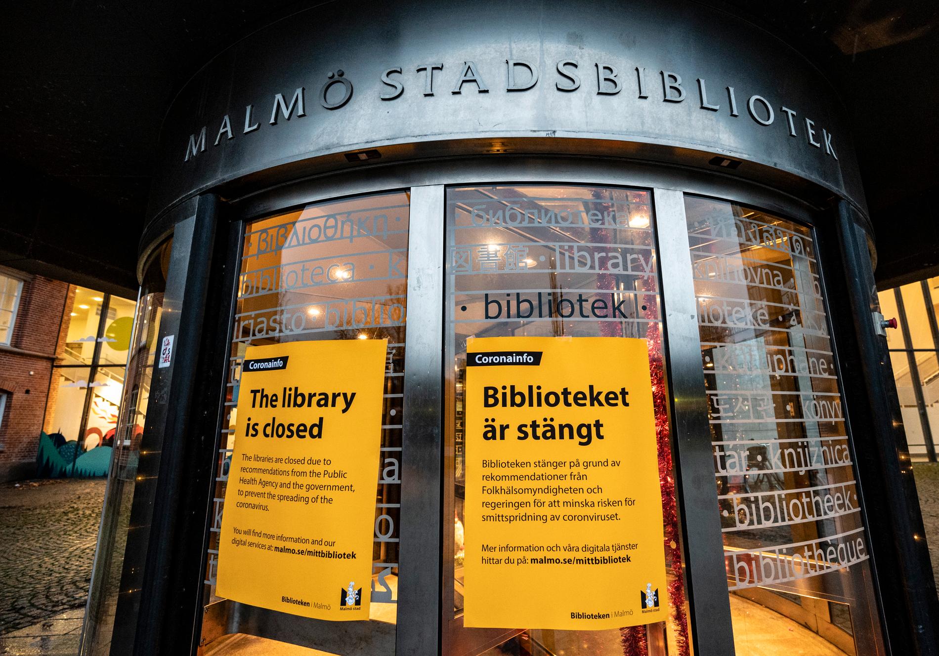 Malmö stadsbibliotek håller stängt med anledning av de nya rekommendationerna. Arkivbild.