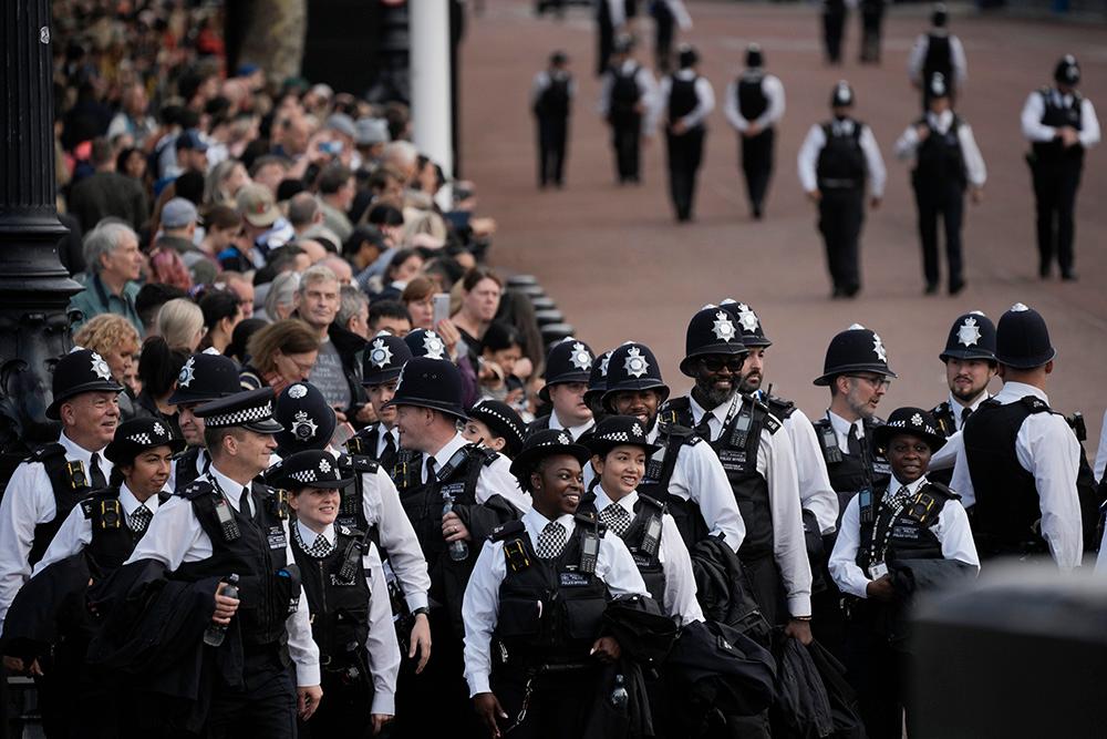 10 000 poliser kommer skydda gäster och åskådare under drottning Elizabeths begravning. 