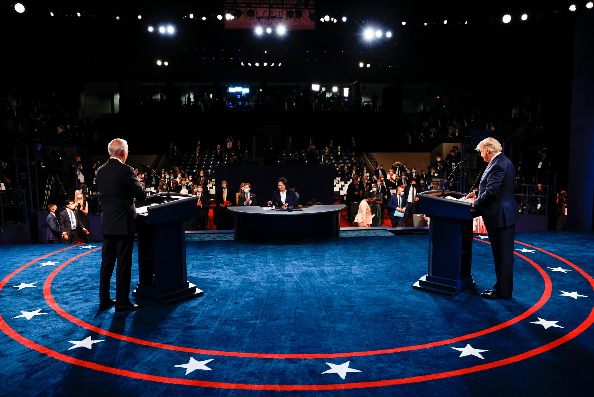Dåvarande president Donald Trump och dåvarande utmanaren, demokraten Joe Biden, i en debatt i Belmont University, oktober 2020. Arkivbild.