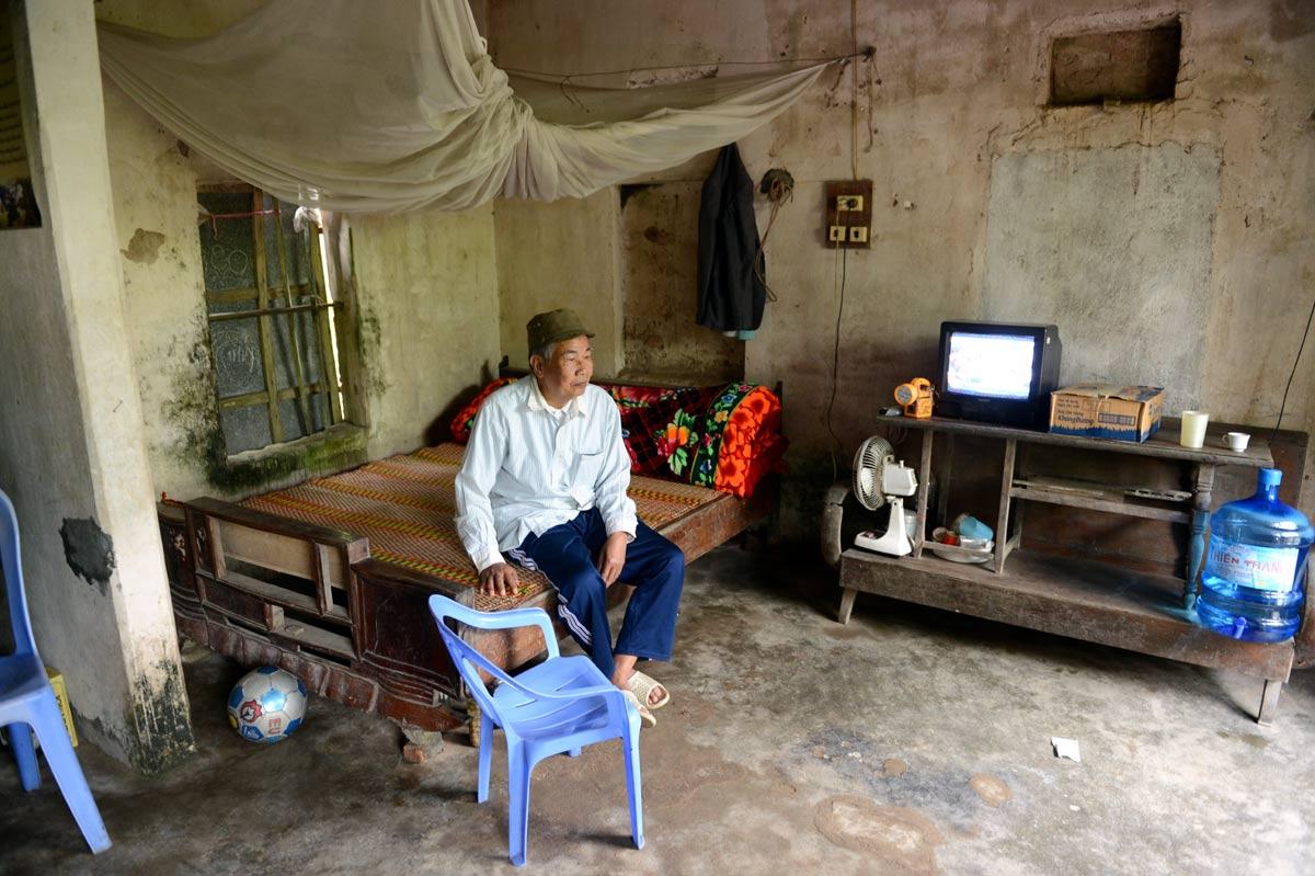 Trungs farfar är 74 år gammal och krigsveteran. Han bor tillsammans med resten av familjen.