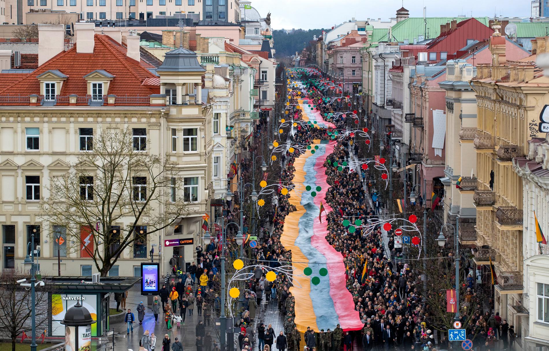 Folk i Litauens huvudstad Vilnius firade på onsdagen 30-årsdagen av landets självständighet från Sovjetunionen.