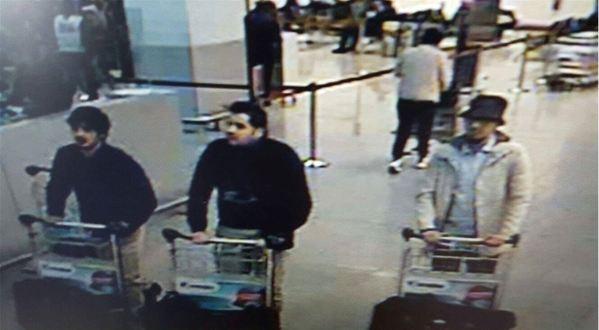 Misstänkta Brysselterroristerna i bild från flygplatsens övervakningskamera.