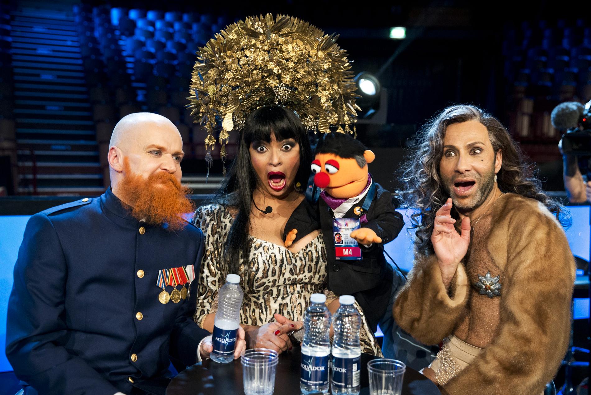 Alexander Bard, Camilla Henemark, Jean-Pierre Barda i Melodifestivalen 2013.