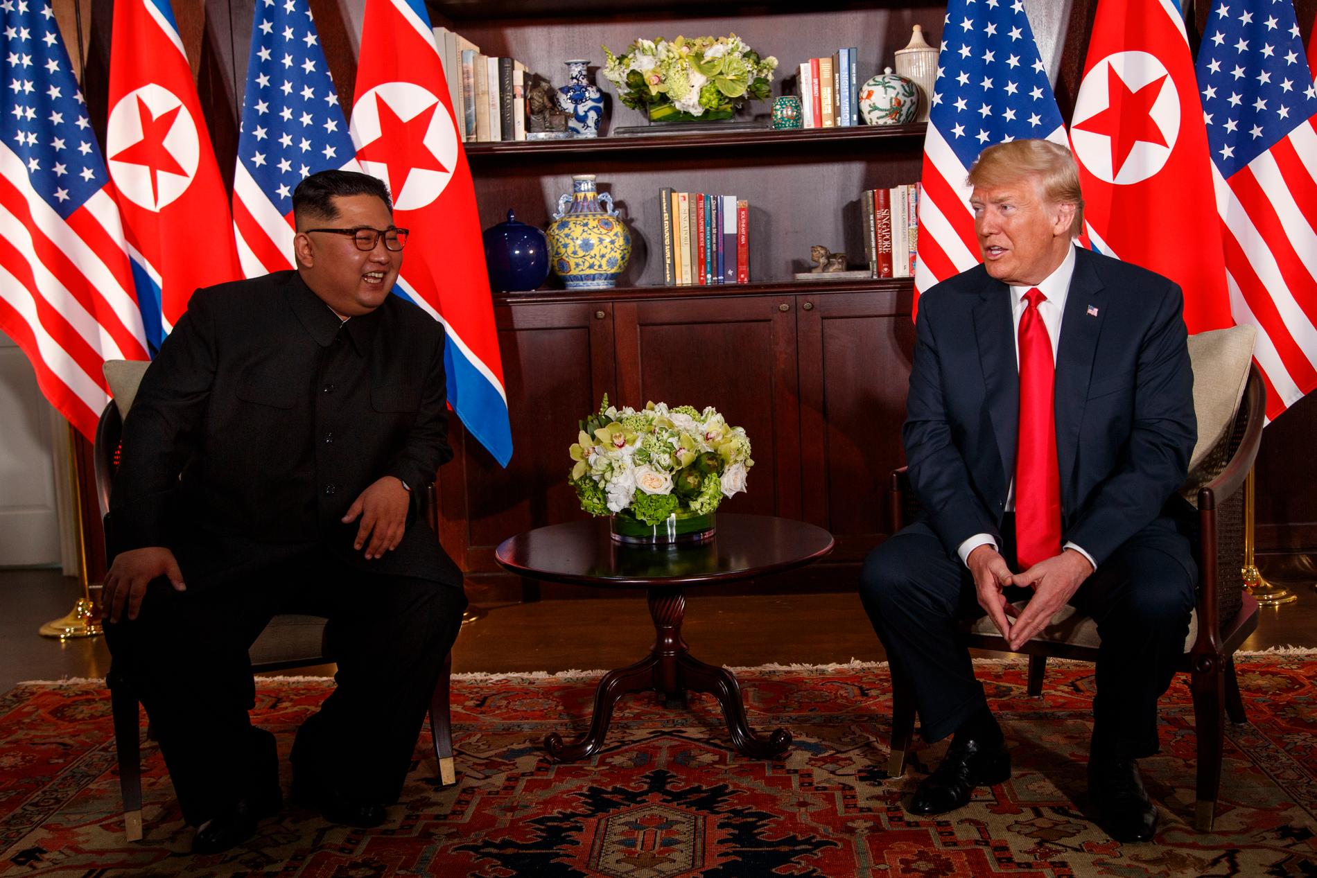 – Vi har fantastisk kemi, sade USA:s president Donald Trump efter det historiska mötet med Nordkoreas ledare Kim Jong-Un i Singapore i juni förra året.