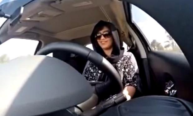 Saudiska Loujain al-Hathloul, 25, greps för att hon kört bil.