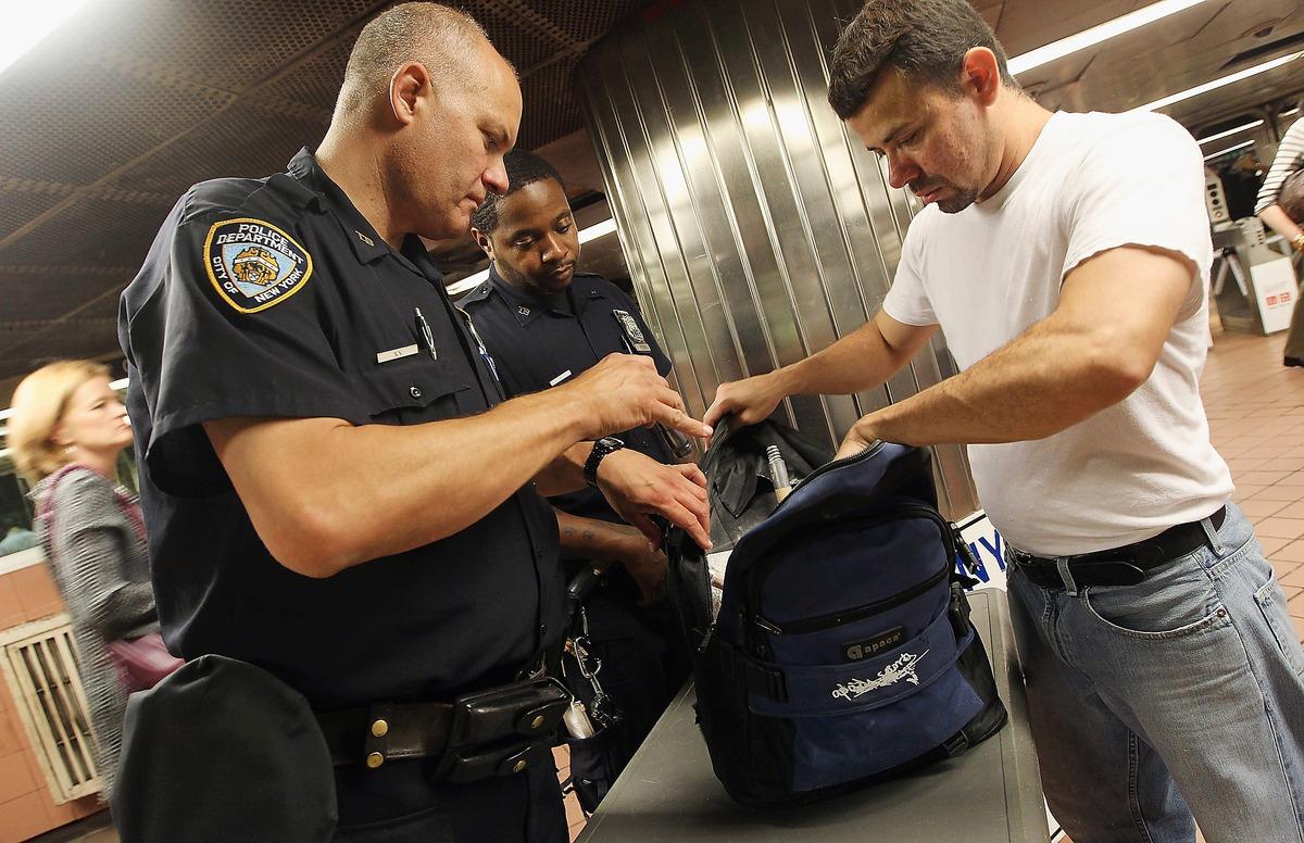 Säkerheten på Grand Central i New York var höjd i går. Resenärer fick visa upp sina väskor för polisen.