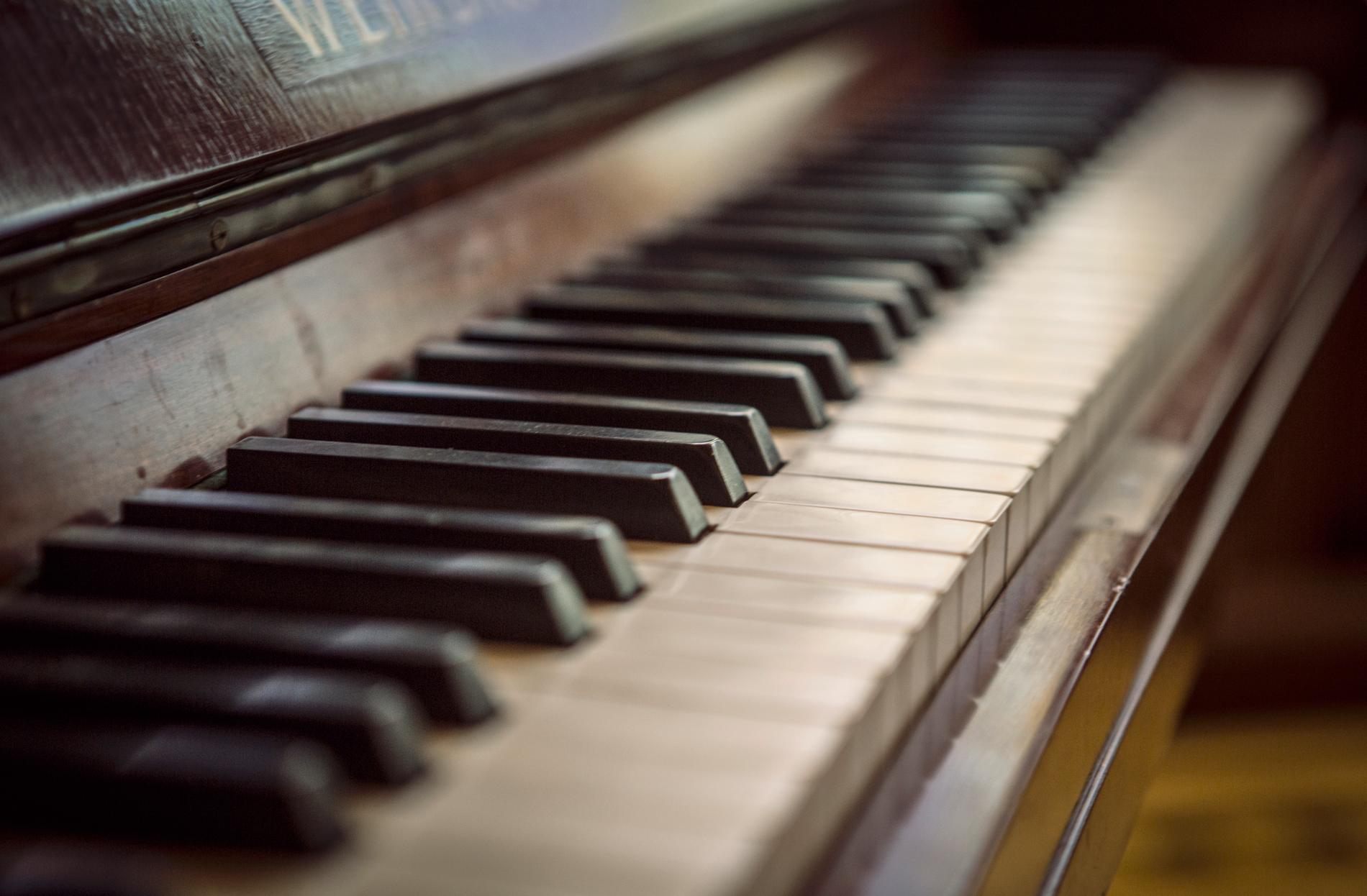 Forskare menar att musikterapi kan öka dementas välbefinnande. Arkivbild.