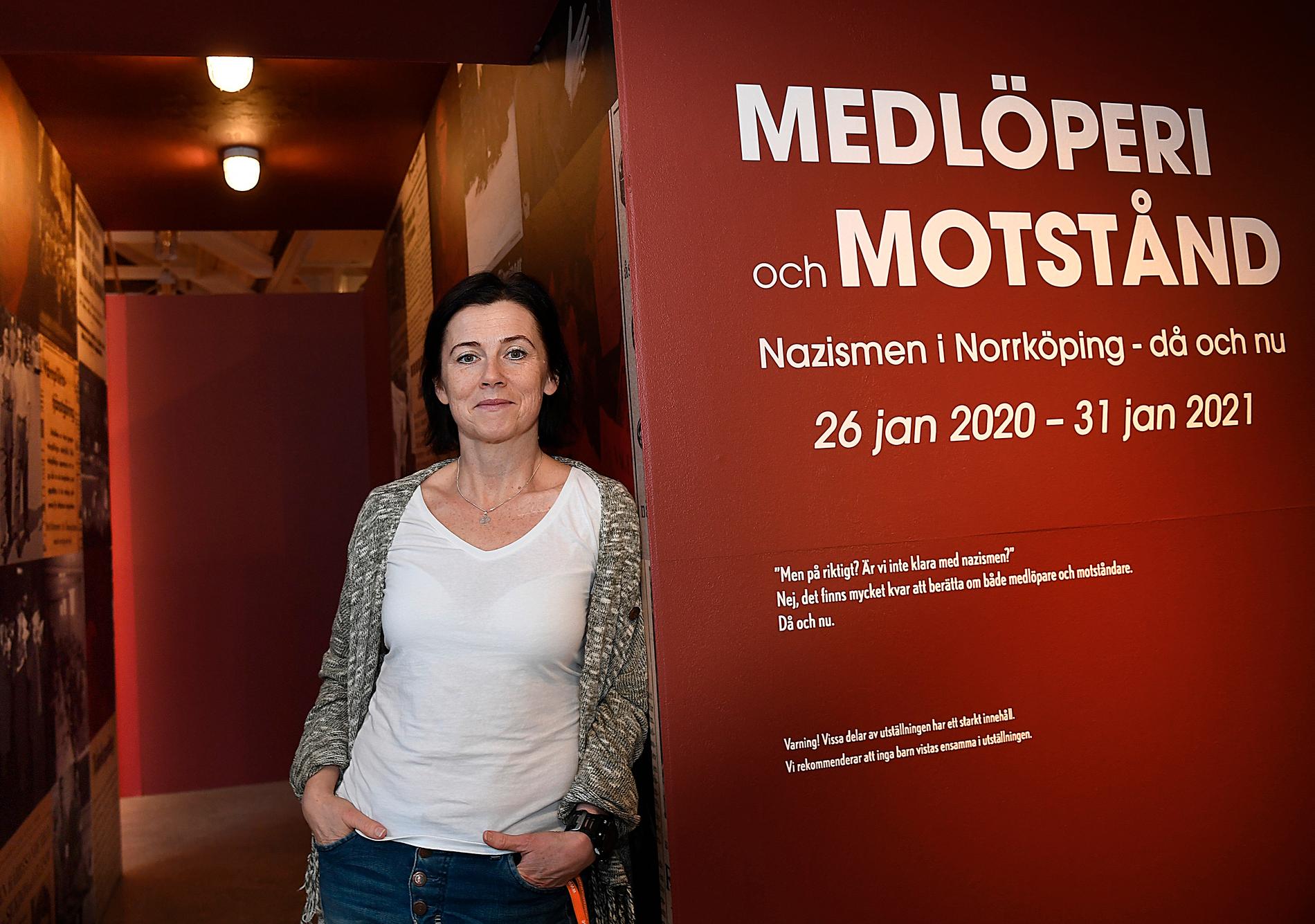 Maria Modig är tillförordnad museichef på Stadsmuseet i Norrköping där Sverigedemokraterna polisanmälde museets utställning om rasism. I Sölvesborg, SD:s skyltfönster, fick motsvarande chef gå.