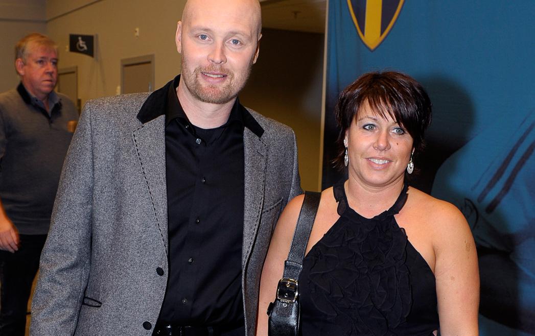 Den här bilden är från Fotbollsgalan 2009 där Ingesson syntes med hustrun Veronica.