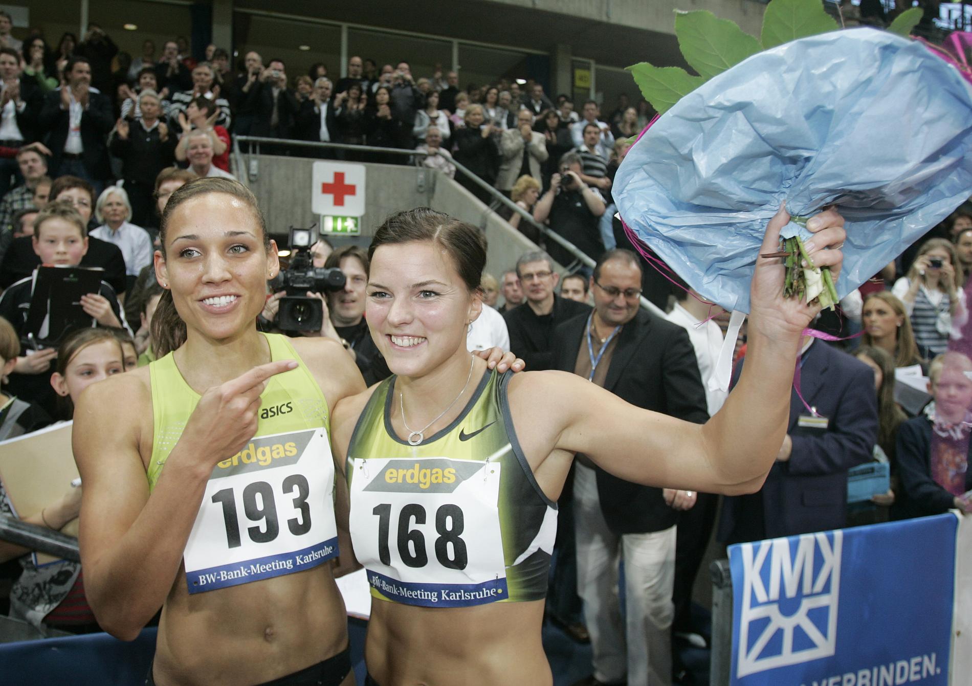 Lolo Jones och Sanna Kallur på inne-VM 2008.