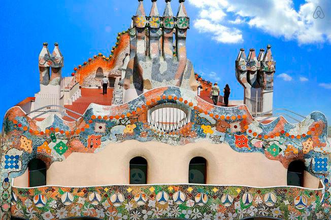 Världsberömde arkitekten Antoni Gaudí ledde renoveringen av huset i början på 1900-talet.