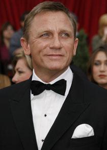 På nya uppdrag Daniel Craig uppges ha tackat ja till att spela James Bond i totalt fem filmer.