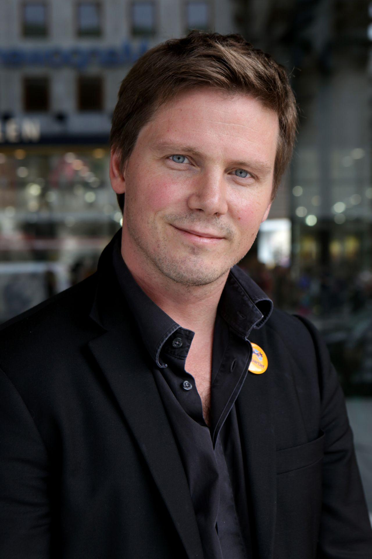 Erik Ullenhag, (fp) Integrationsminister (bitr Arbetsmarknadsminister).