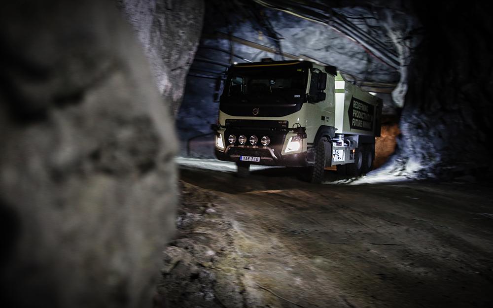 Volvos självkörande lastbil rullar för fullt i Kristinebergsgruvan.