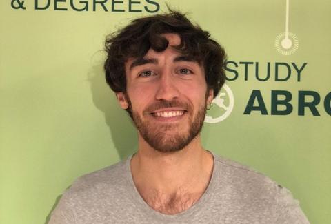 Utbytesstudenten Alessandro Giacardi fick ta hjälp av sina föräldrar när priserna började öka.
