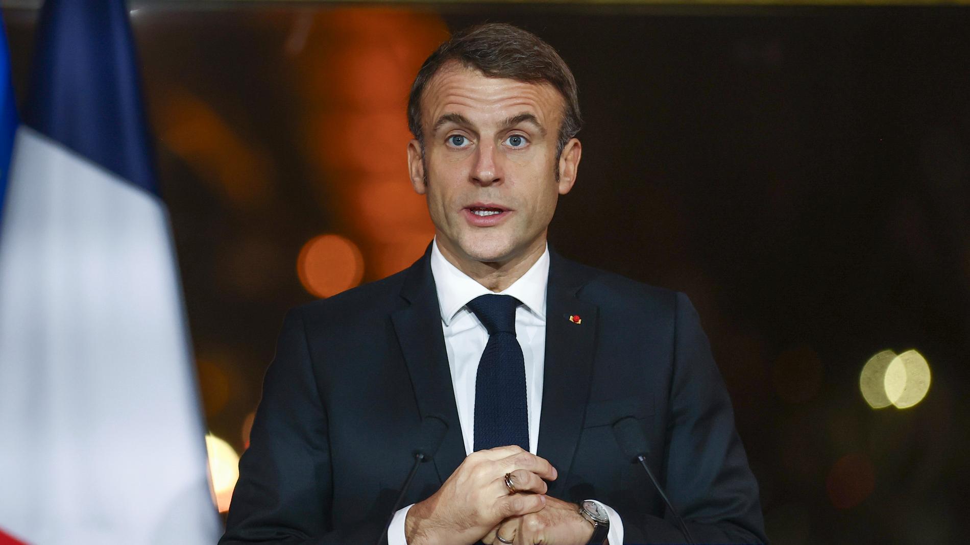 Frankrikes president Emmanuel Macron anser att skådespelaren Gerard Depardieu är utsatt för en hetsjakt. Arkivbild.