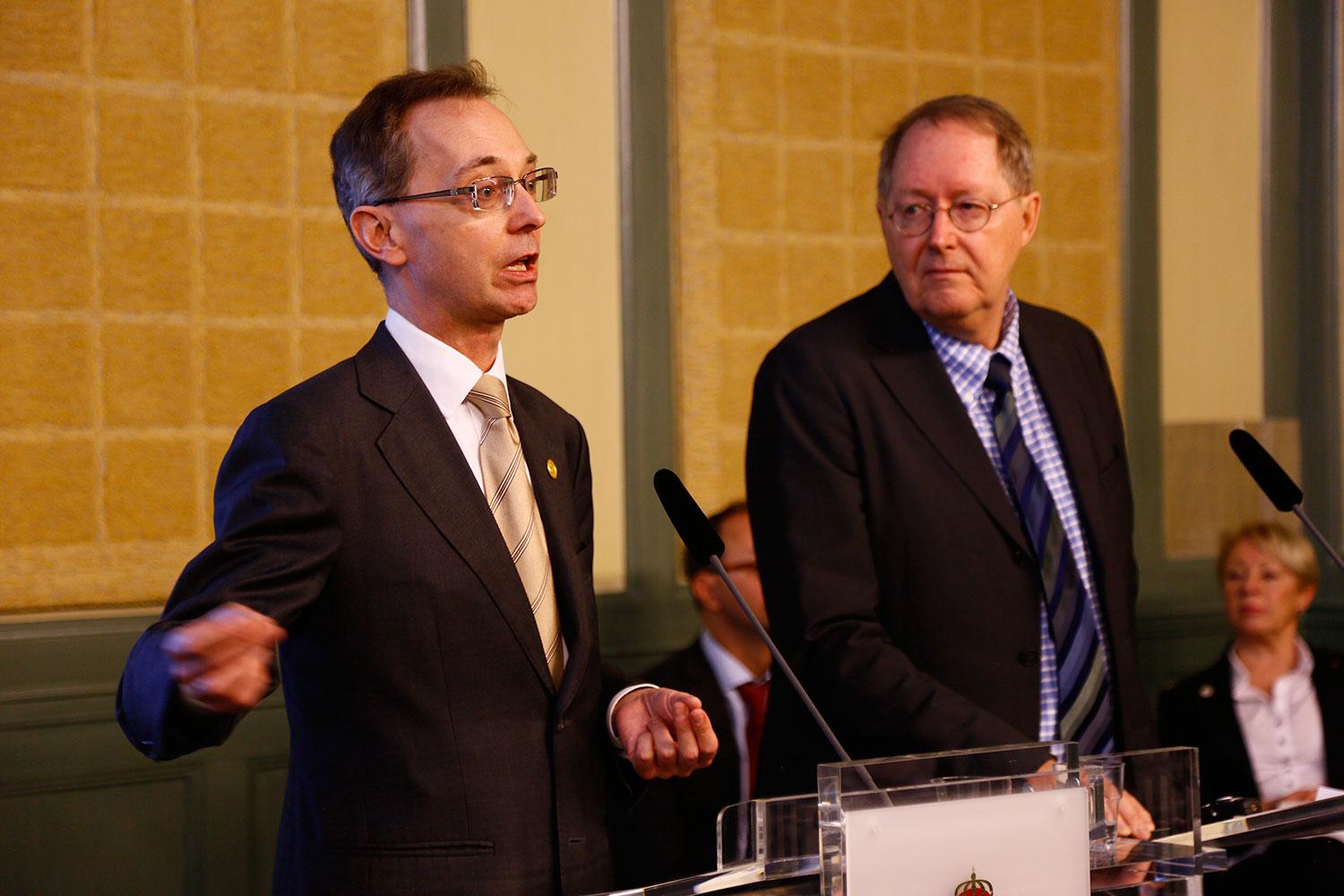 Gunnar Axén med huvudsekreteraren Ingemar Eriksson.