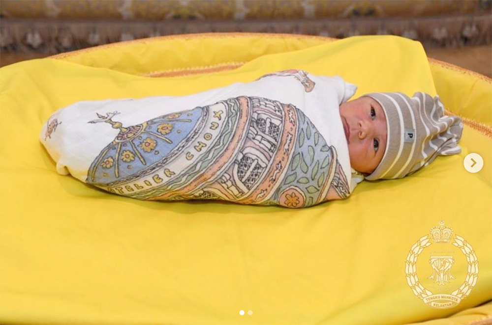 Den nyfödda har fått namnen: Tengku Muhammad Johan Petra Bin Tengku Muhammad Fa-iz Petra. Men tilltalsnamnet är Johan. 