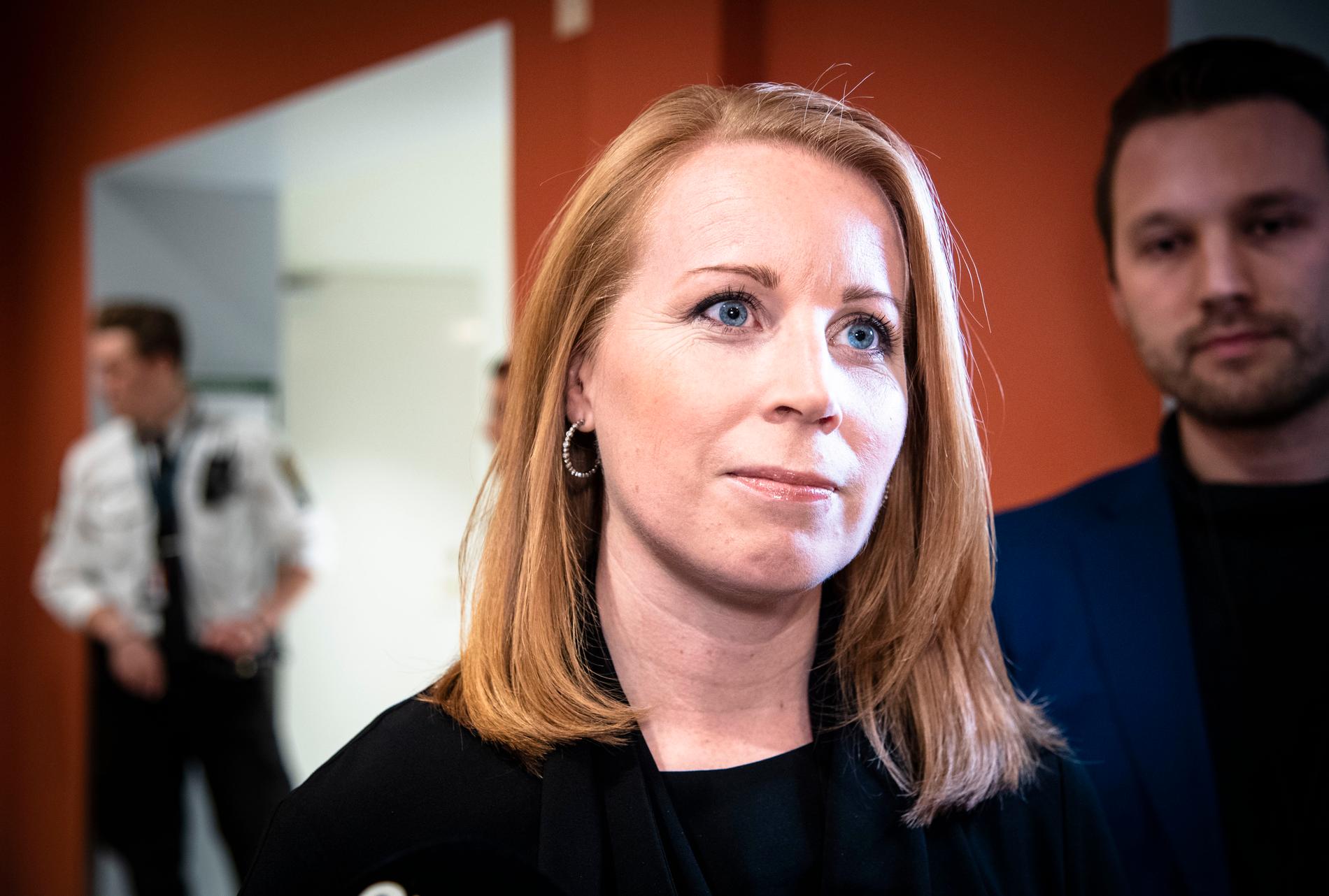 Annie Lööf har träffat Stefan Löfven och Miljöpartiets språkrör vid upprepade tillfällen i veckan.