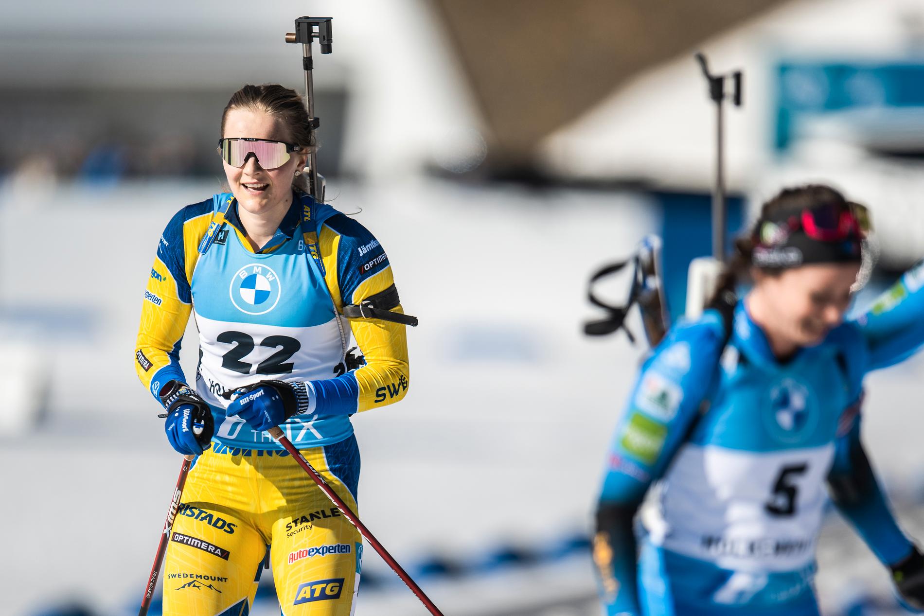 Stina Nilsson är en del av Sveriges landslagstrupp till världscupen i skidskytte 2022–2023