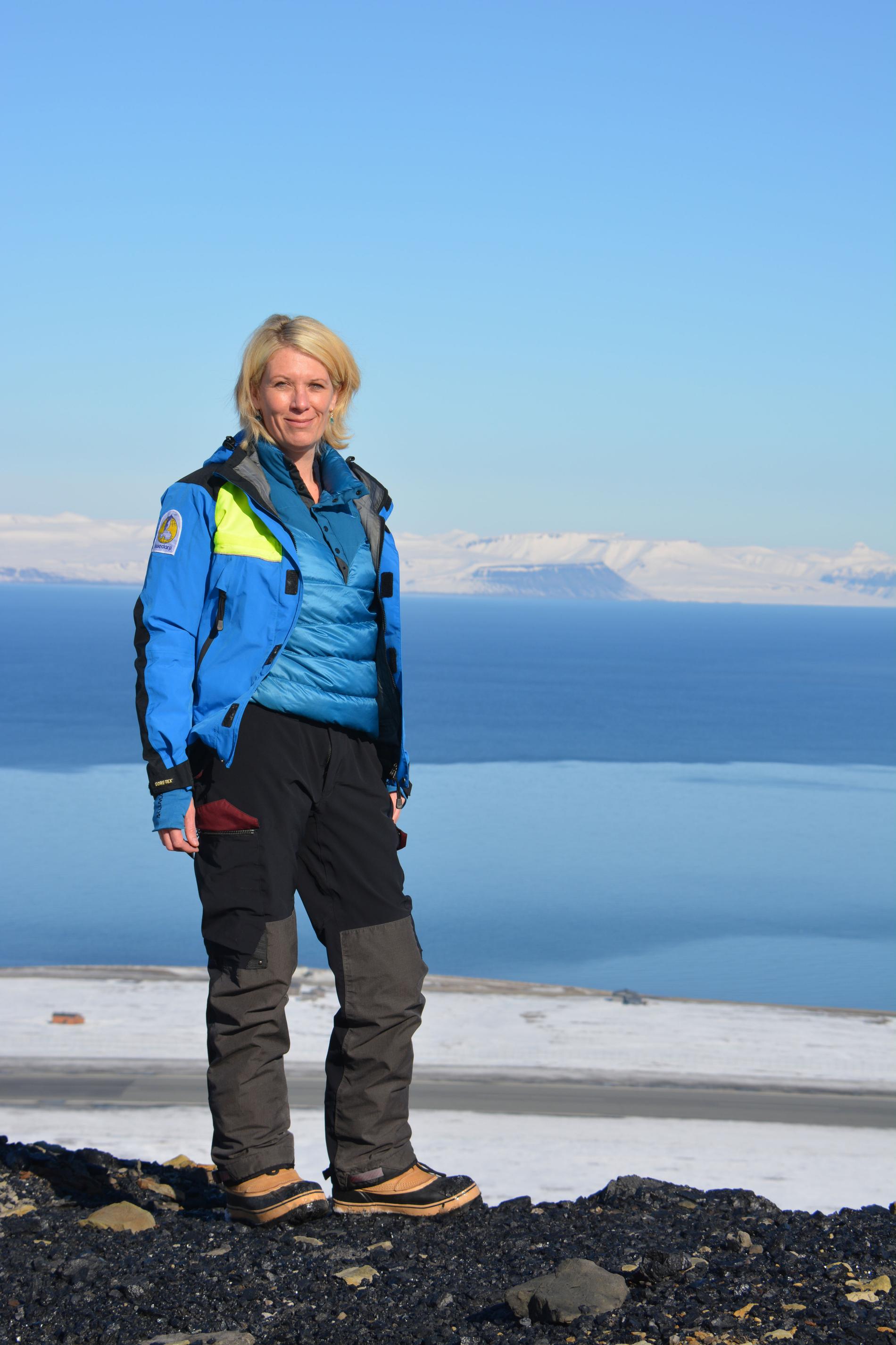 Nina Kirchner, docent i glaciologi vid Stockholms universitet och föreståndare för Tarfala forskningsstation.