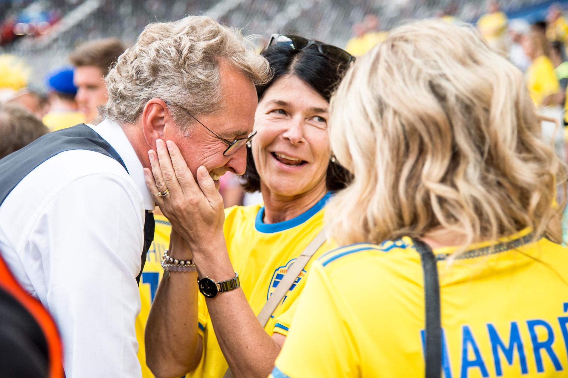 Erik och Agneta Hamrén efter Sveriges förlust mot Italien i EM 2016.