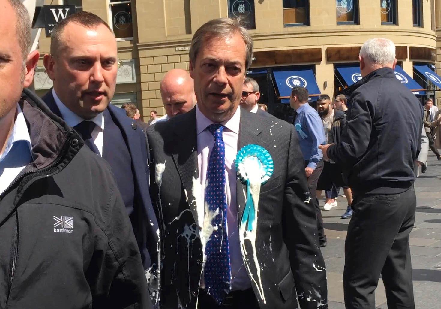 Brexitpartiets ledare Nigel Farage fick en milkshake kastad över sig under ett kampanjmöte i Newcastle i måndags. Arkivfoto.