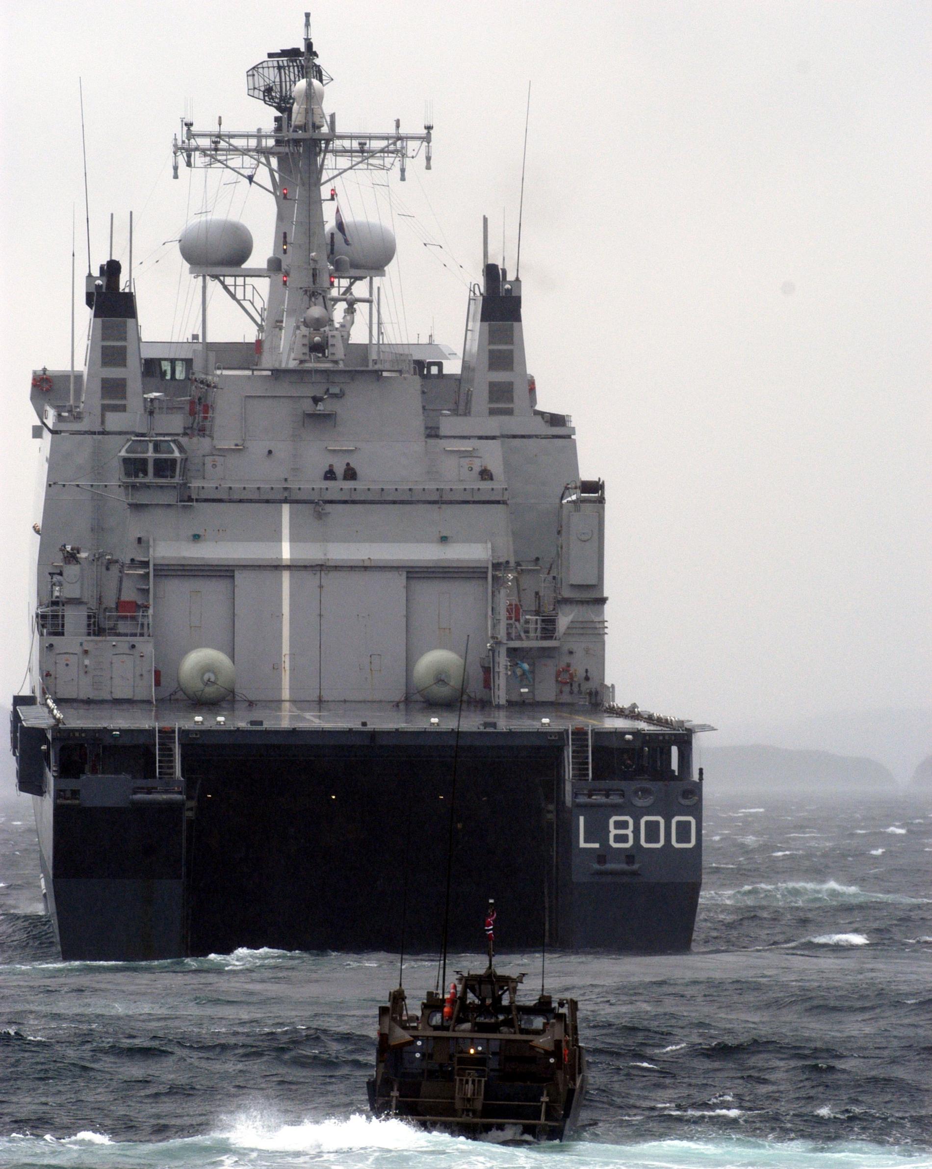Krigsfartyget, som tillhör den nederländska flottan, befinner sig nu i Östersjön. Arkivbild. 