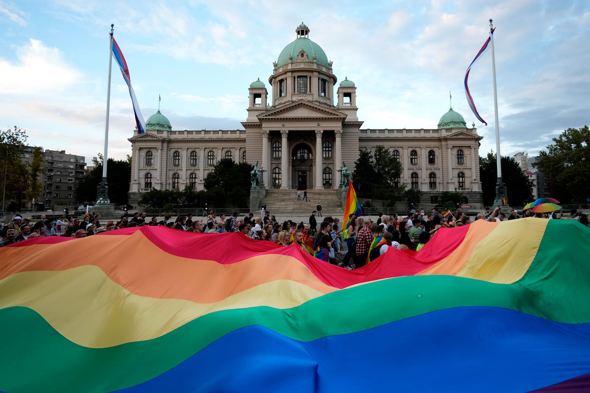 Bild från förra årets prideparad i Serbiens huvudstad Belgrad. Arkivbild.