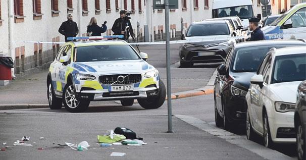Den 33-årige mannen sköts ihjäl på öppen gata i Gamlestaden efter ett födelsedagsfirande förra året. Den 29 juli dömdes 13 personer och fyra av dem får livstids fängelse.