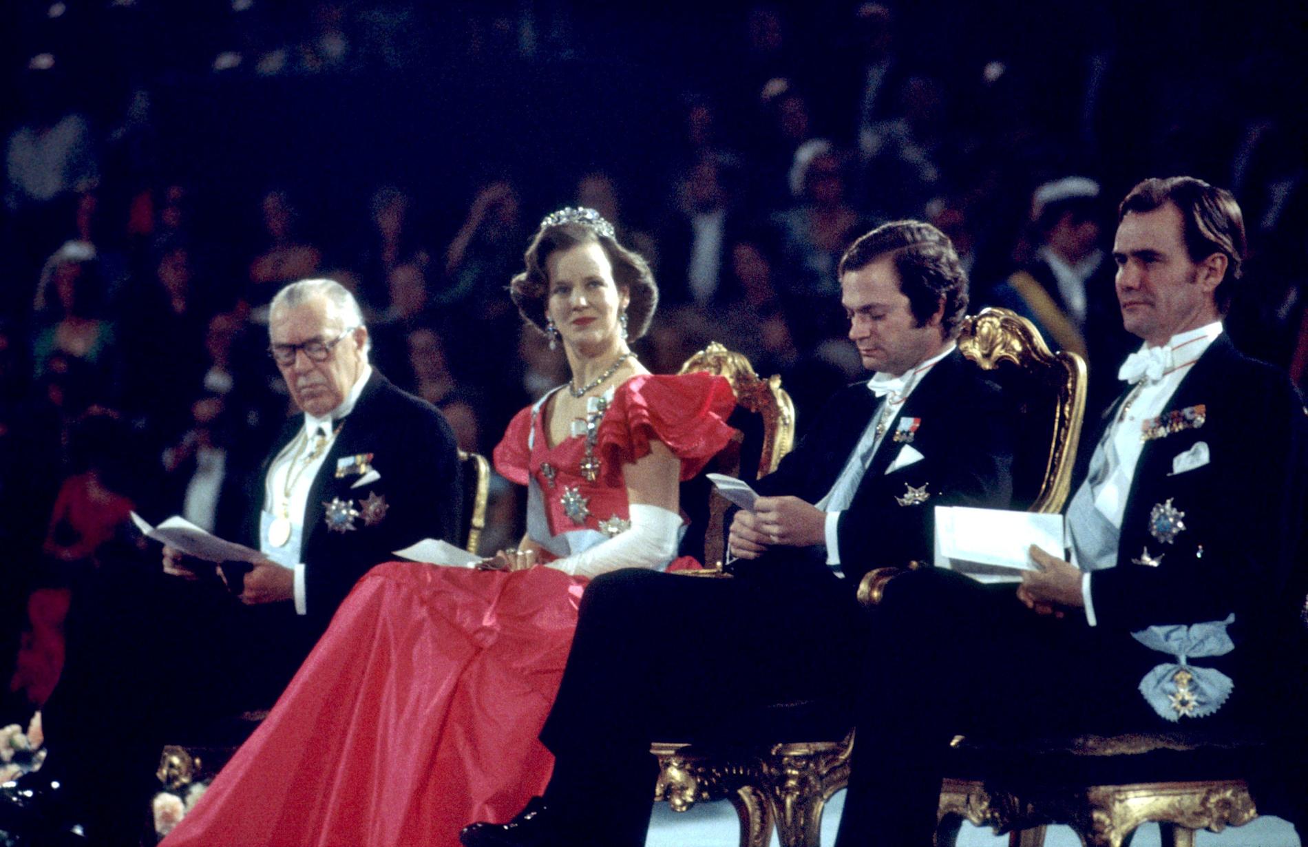 Prins Bertil, drottning Margrethe, kung Carl XVI Gustaf och prins Henrik under Nobelprisutdelningen 1975.