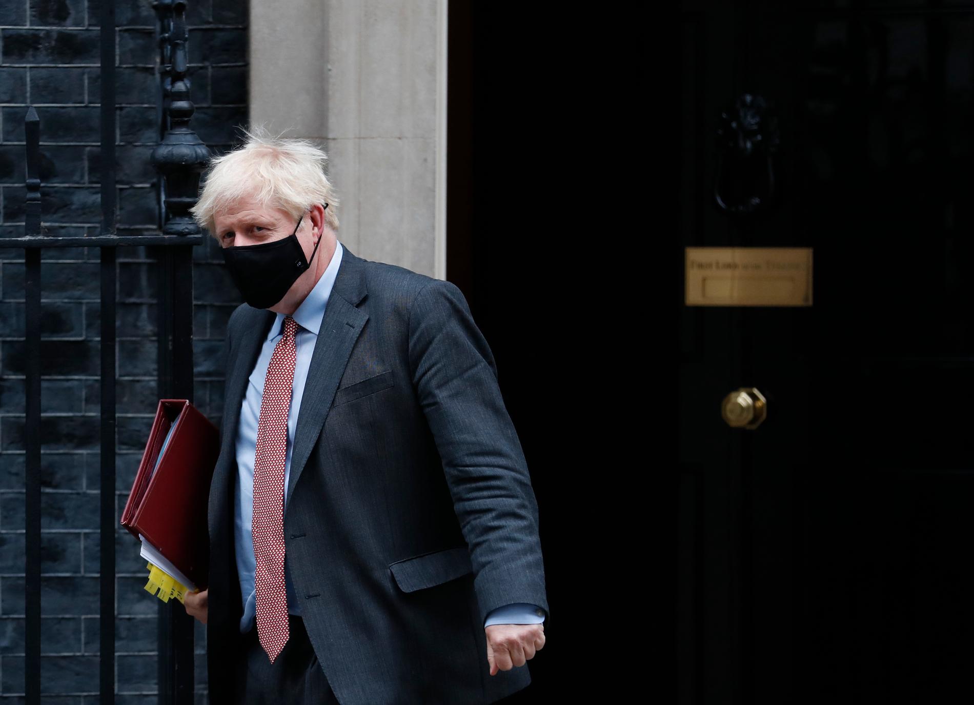Storbritanniens premiärminister Boris Johnson får förlängda nödlagar till sitt förfogande.