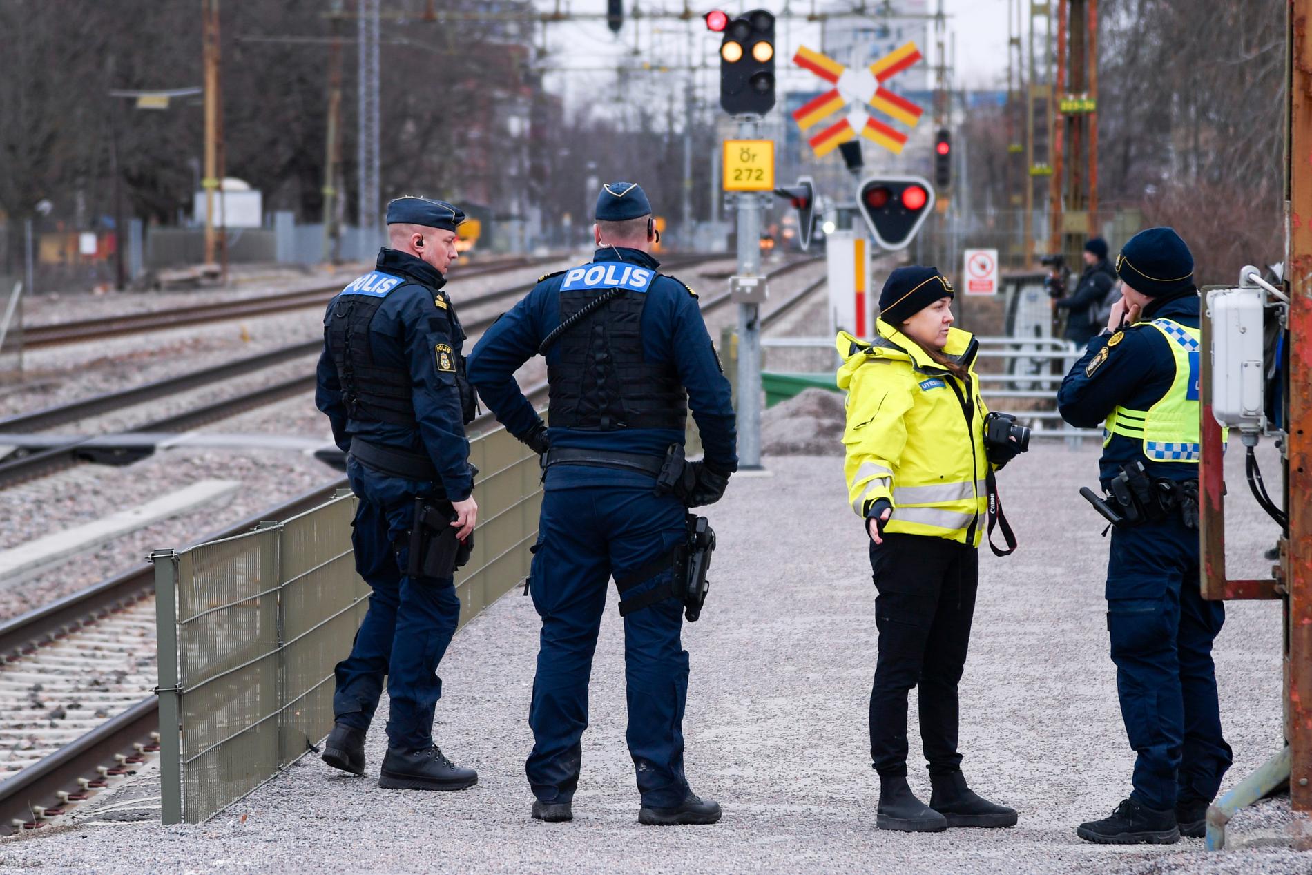 Södra station i Örebro där tre människor blev påkörda av ett godståg.
