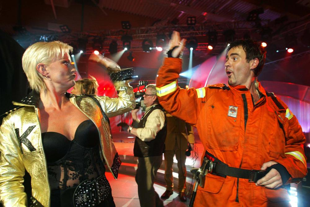 Carina ställde upp i Melodifestivalen 2002 och lärde sig 'brandstaklappen' av Glenn Borgkvist.