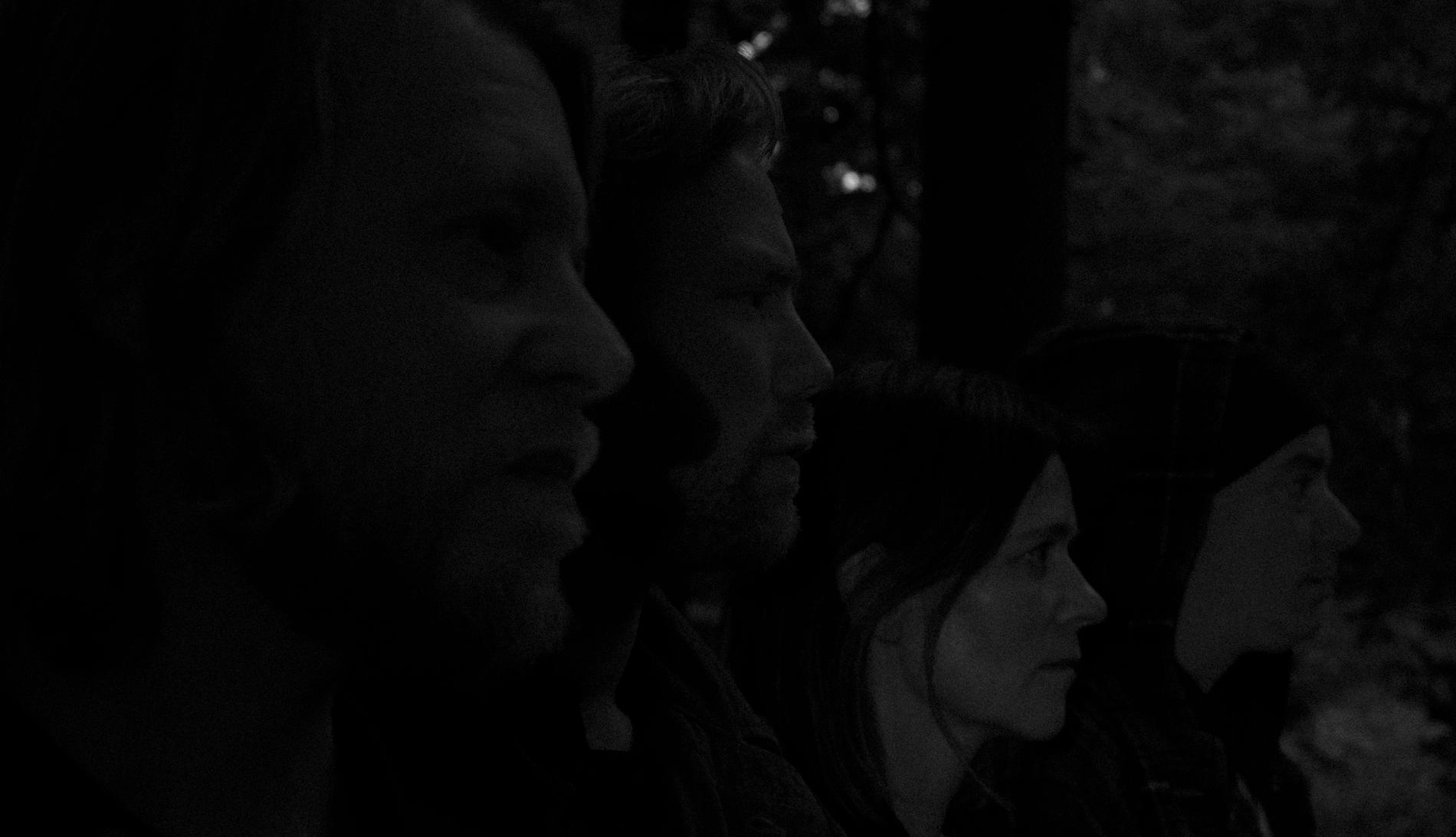 Fireside är inte rädda för mörkret. Från vänster: Kristofer Åström, Jacob Douglas, Kate Breineder, Pelle Gunnerfeldt.