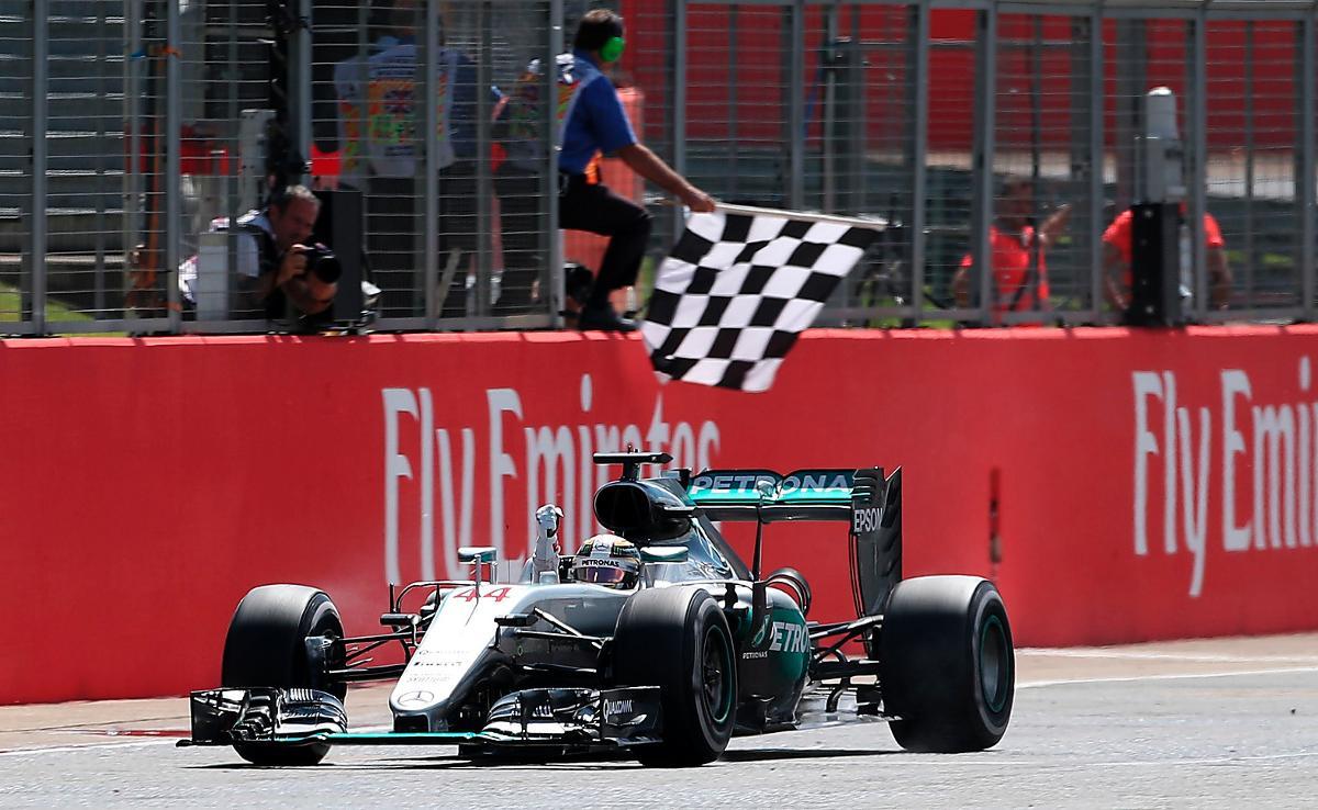Favorit i repris? Mercedes Nico Rosberg fick se sin ledning krympa till en poäng i VM-ställningen i går efter att stallkollegan Lewis Hamilton vann på Silverstone. De gånger Hamilton vunnit i Storbritanninen har han också vunnit VM.