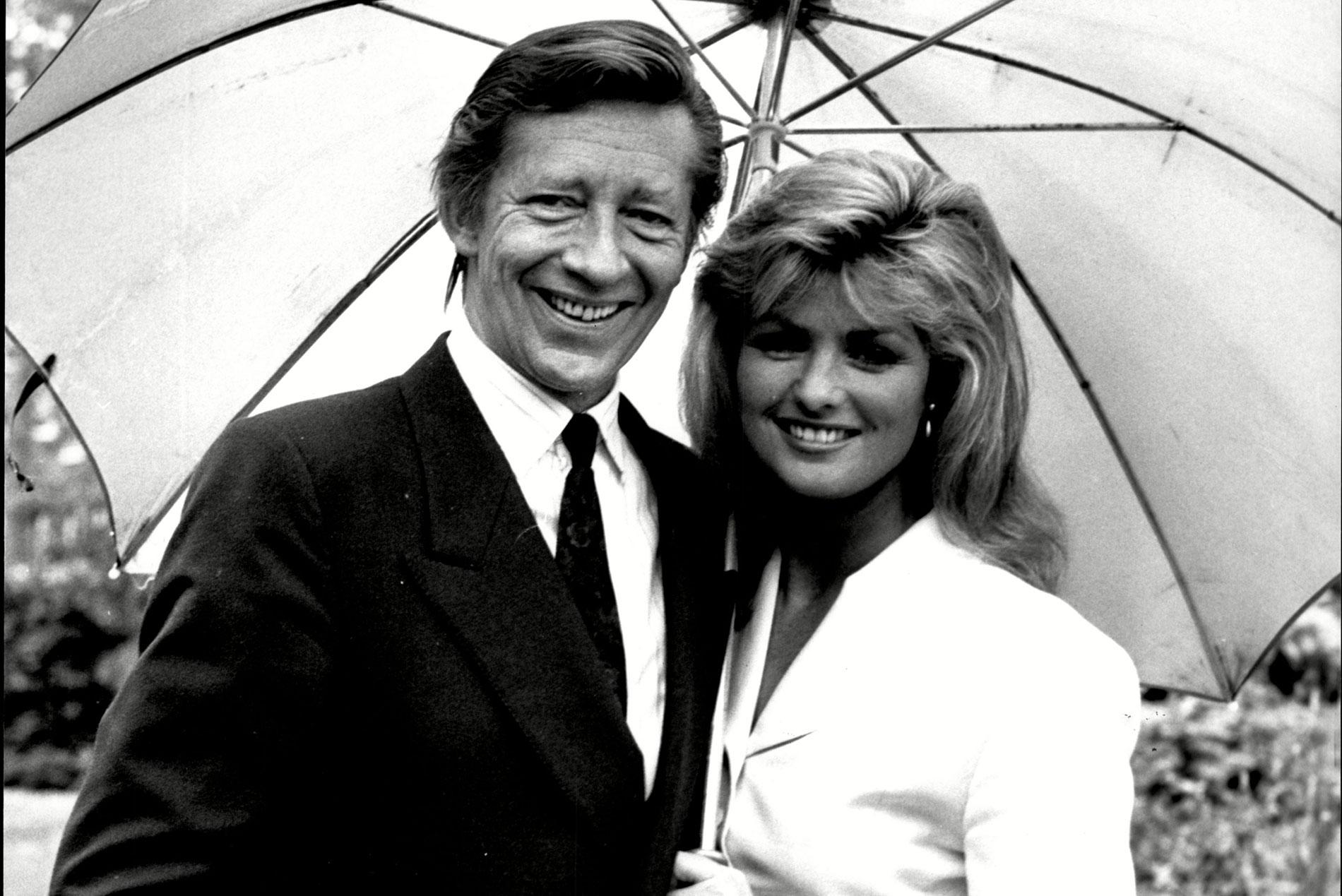 Jeremy Lloyd var kort förlovad med skådespelaren Carole Ashby. Här 1988.