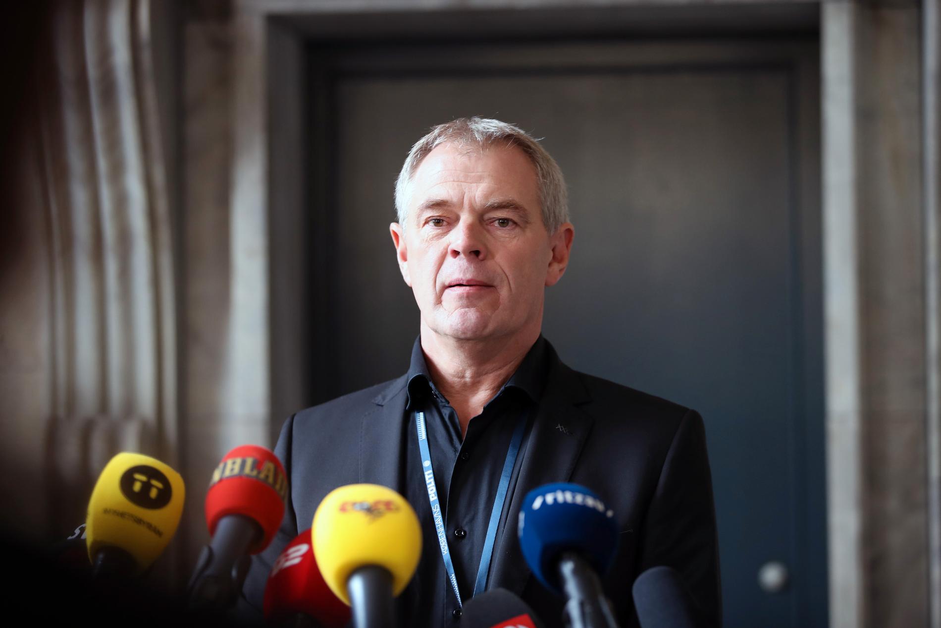 Jens Möller, mordchef vid Köpenhamnspolisen på lördagens presskonferens.
