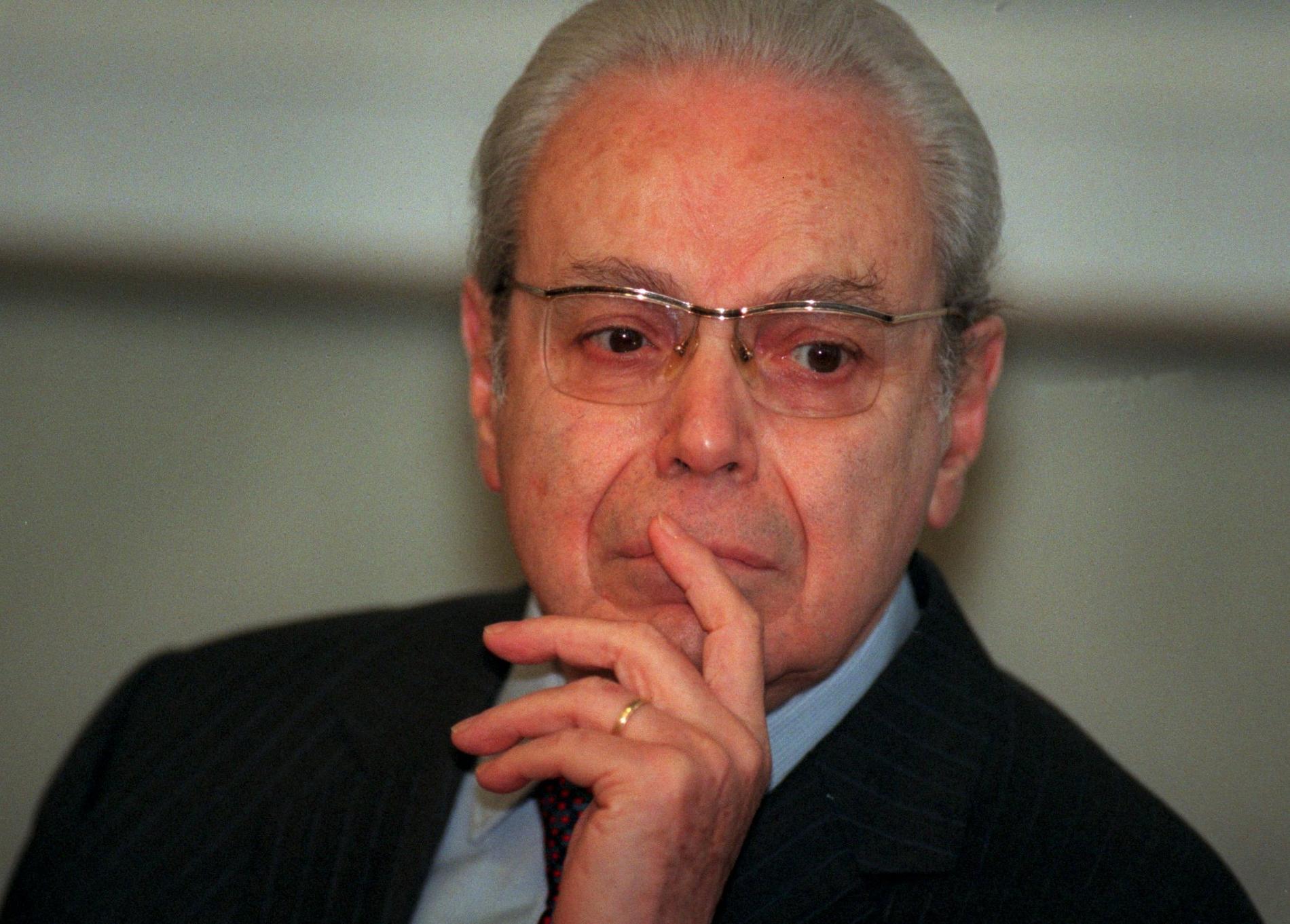FN:s tidigare generalsekreterare Javier Pérez de Cuéllar i en bild från 1998.