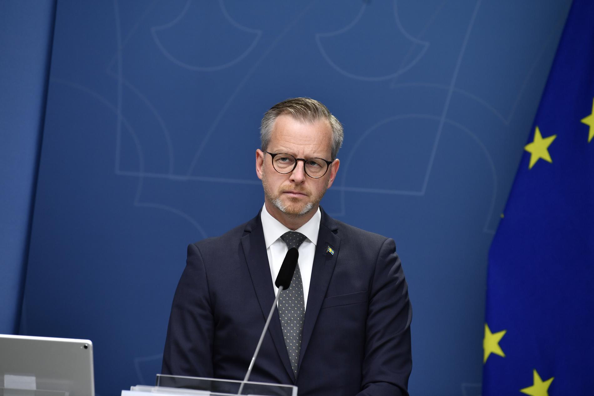 Inrikesminister Mikael Damberg (S) lovar en utredning som ska se över möjligheten att använda släktforskning och dna i brottsutredningar. Arkivbild.