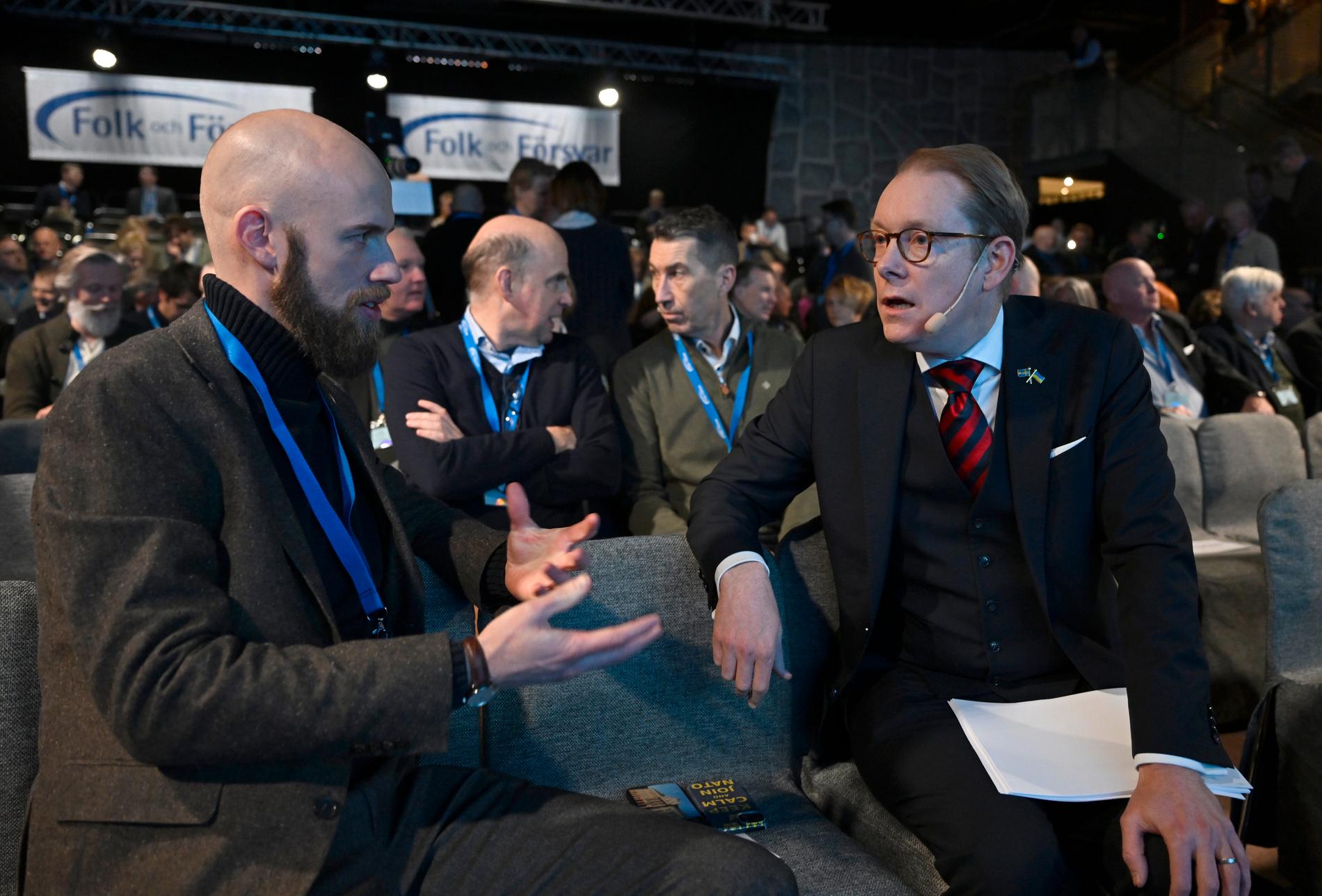 Carl-Oskar Bohlin, minister för civilt försvar, och utrikesminister Tobias Billström vid Folk och försvars rikskonferens.
