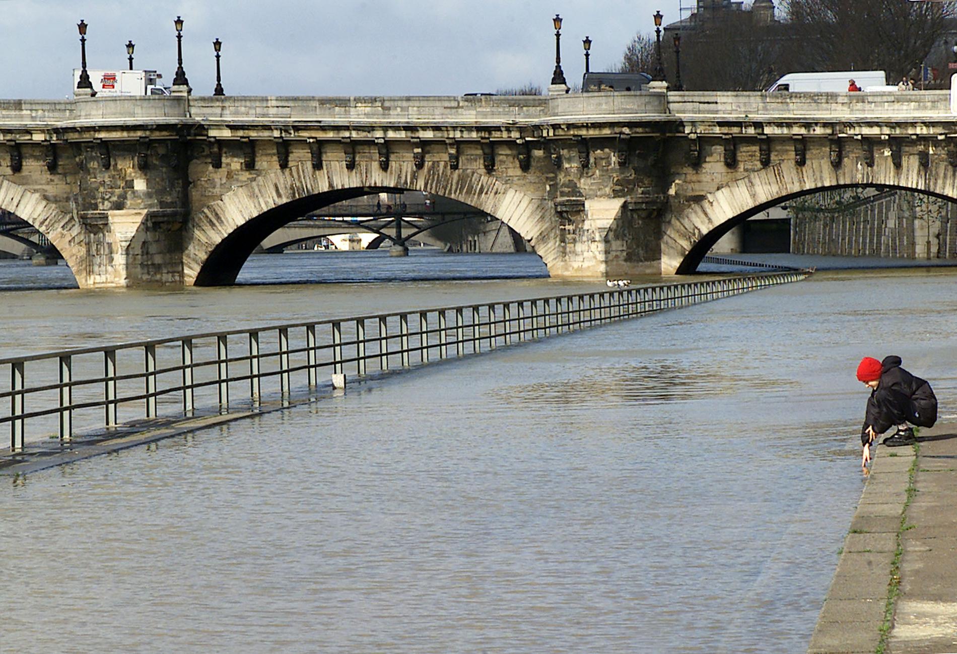 Pont Neuf är Paris äldsta bro – trots namnet ”den nya bron”.