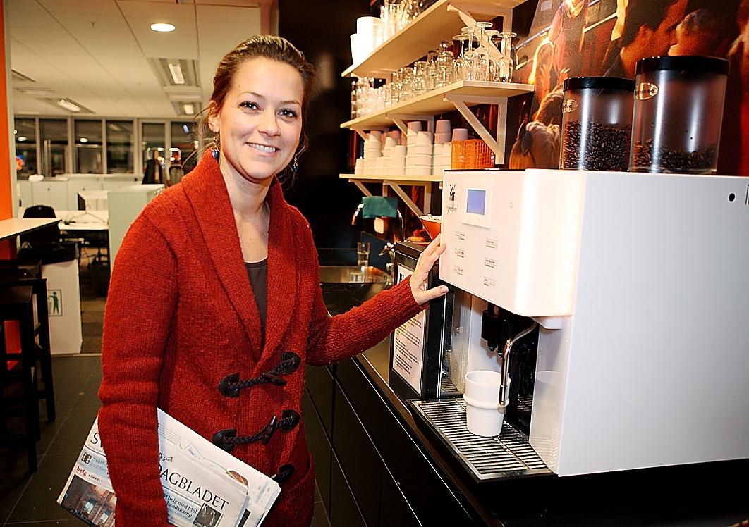 Johanna Garå, sportreporter, Svenska Dagbladet: – Jag gillar att det är heltäckningsmattor så man kan ha vilka skor man vill – utan att störa hela redaktionen. Kaffemaskinen är också bra.