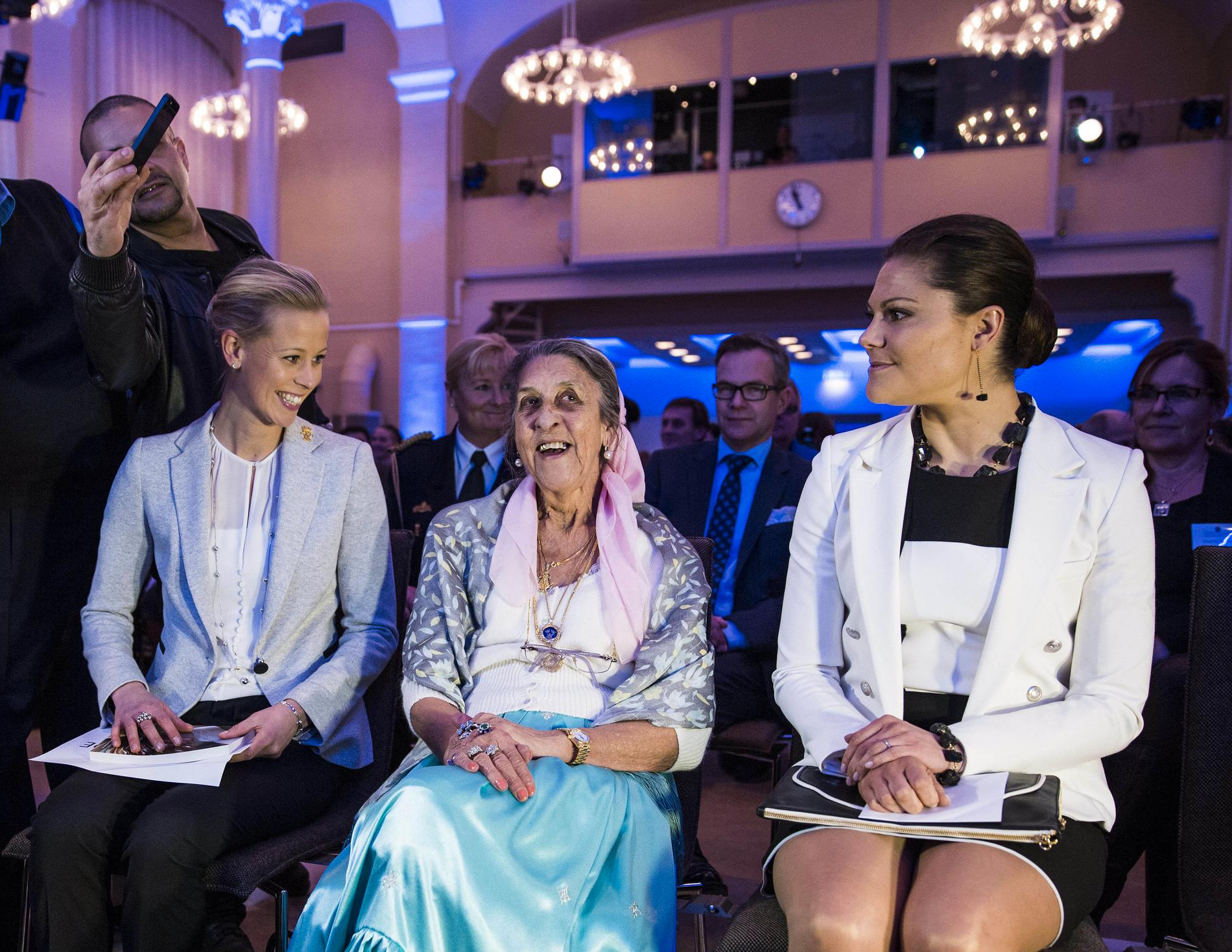 Karolin A Johansson, Singoalla Millon och Kronprinsesan Victoria.