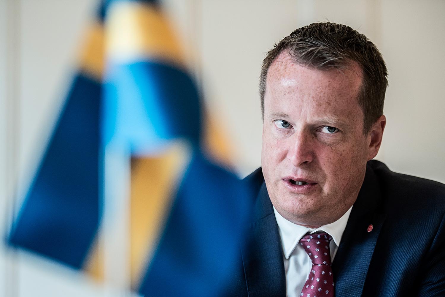 ”Inga barn ska leva på gatan i Sverige”, säger inrikesministern Anders Ygeman.