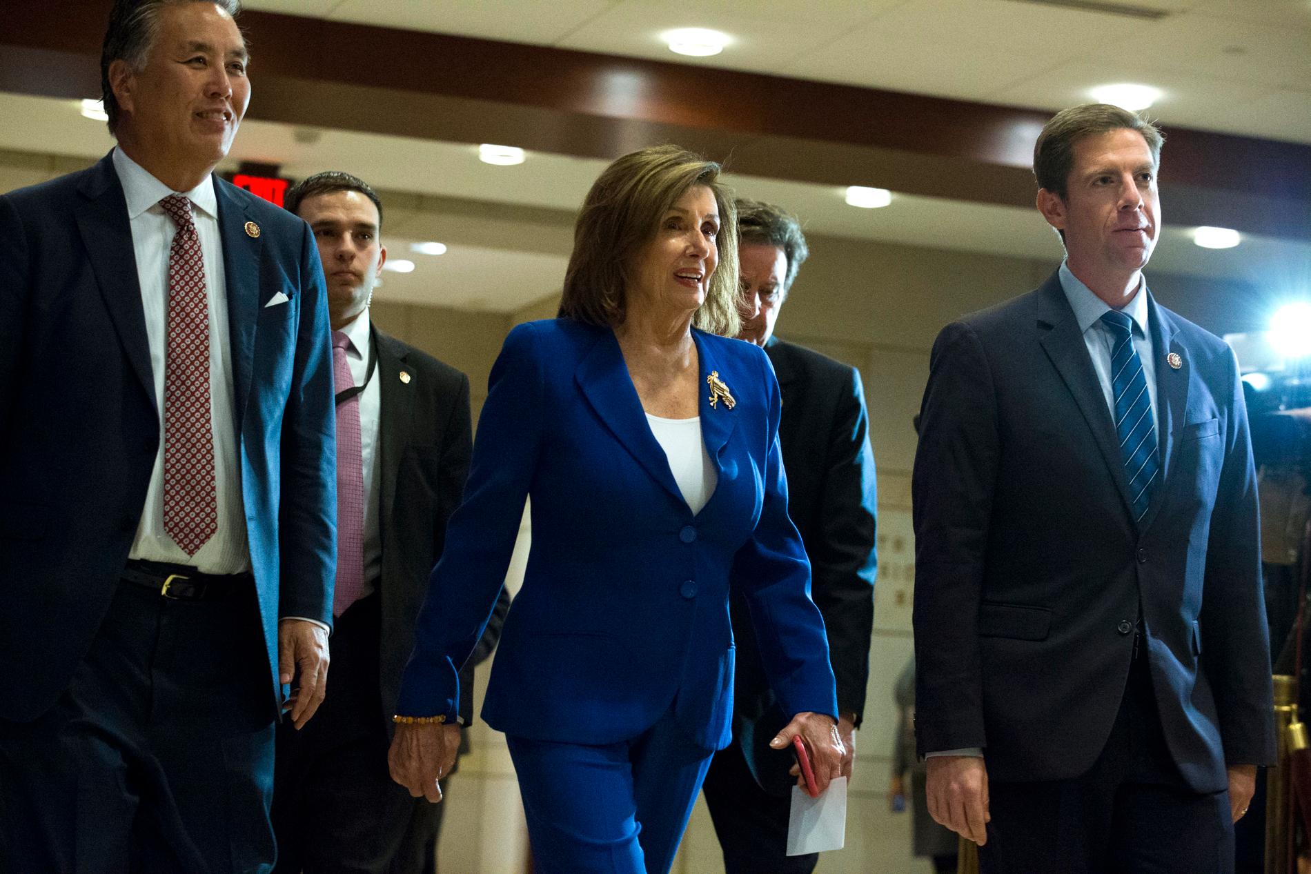 Representanthusets talman, demokraten Nancy Pelosi, anländer till USA:s kongress för att få information om attacken mot Qassem Soleimani.